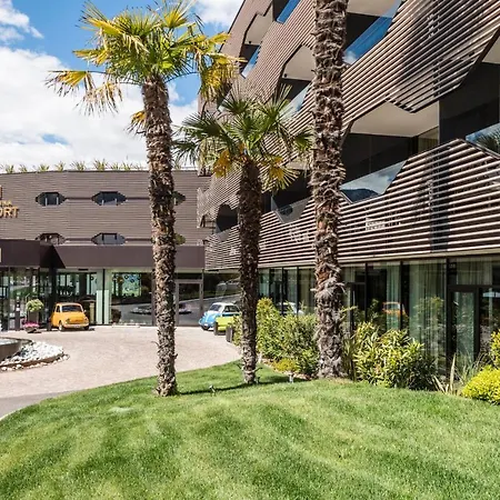 Schenna Resort Hotel 4*